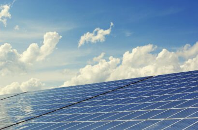 Rechtliche Aspekte: Was beim Bau einer Photovoltaikanlage zu beachten ist